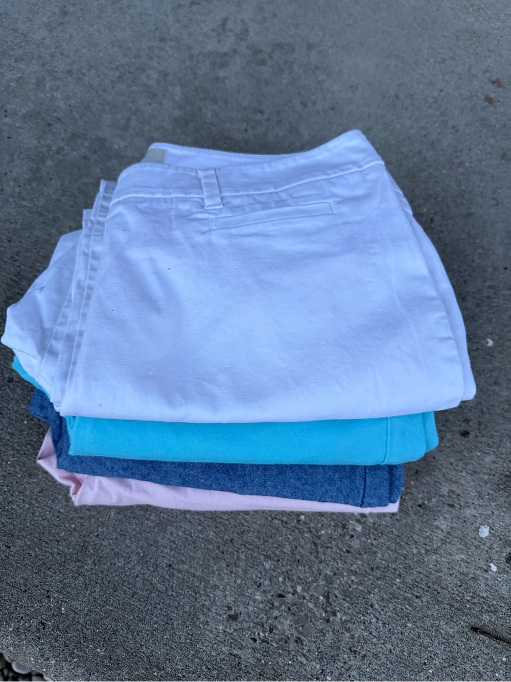 Women’s SIZE 2- TALBOTS- White Pull-On Bottoms - Classic Comfort